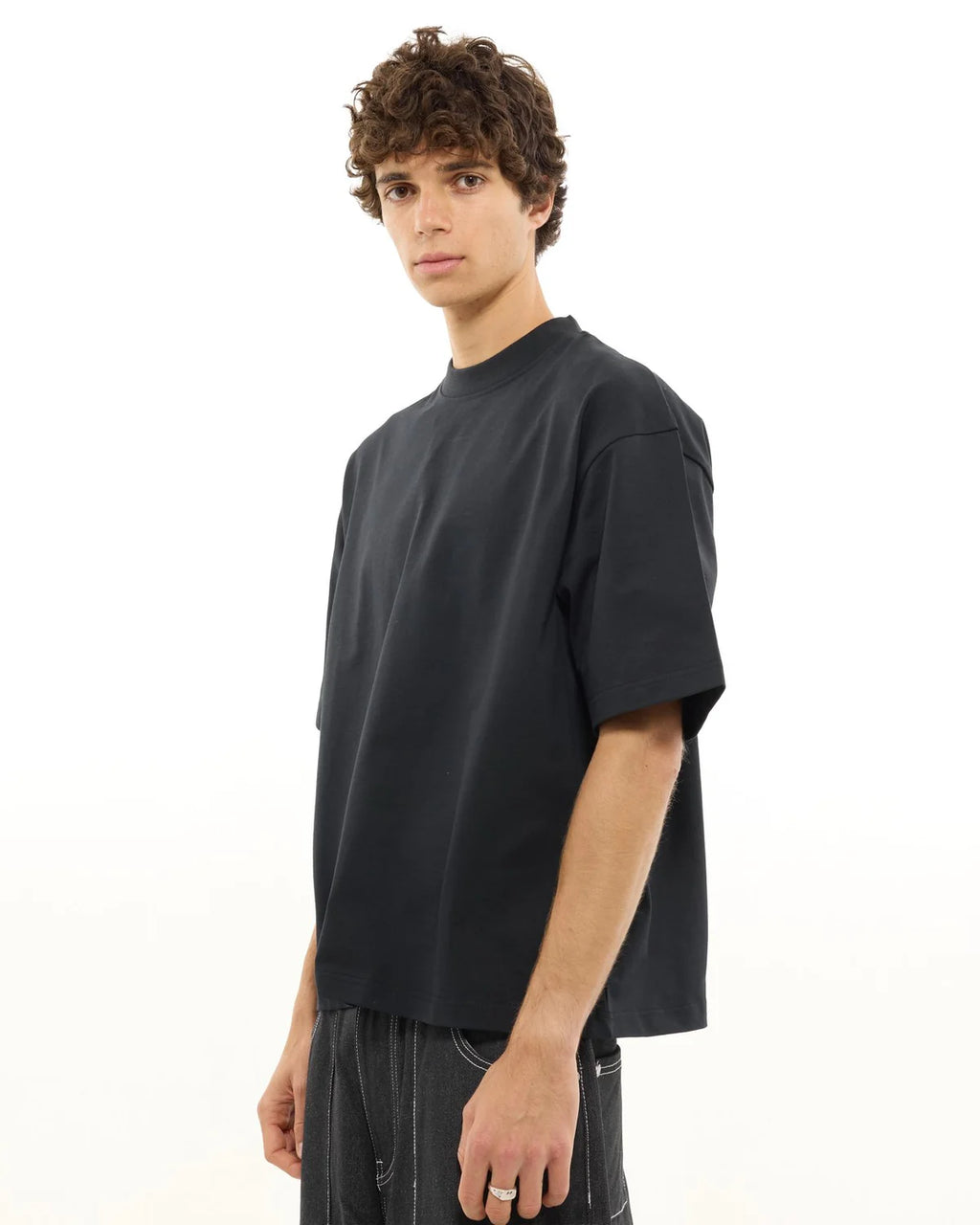 CAMISETA SIGNATURE BLANK - PRETA