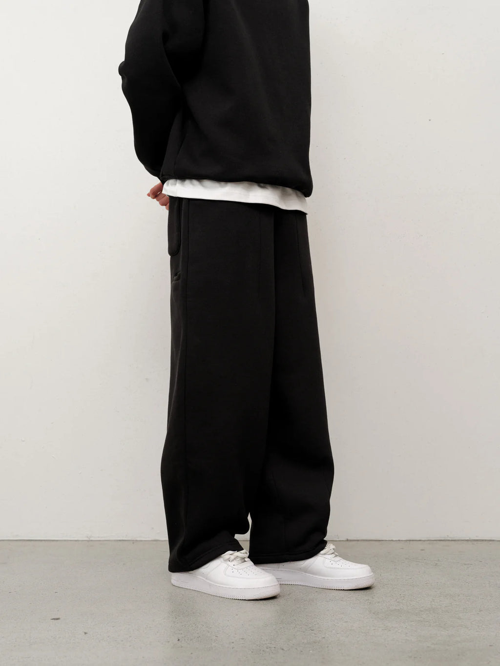 Cozy Straight Sweats - Black