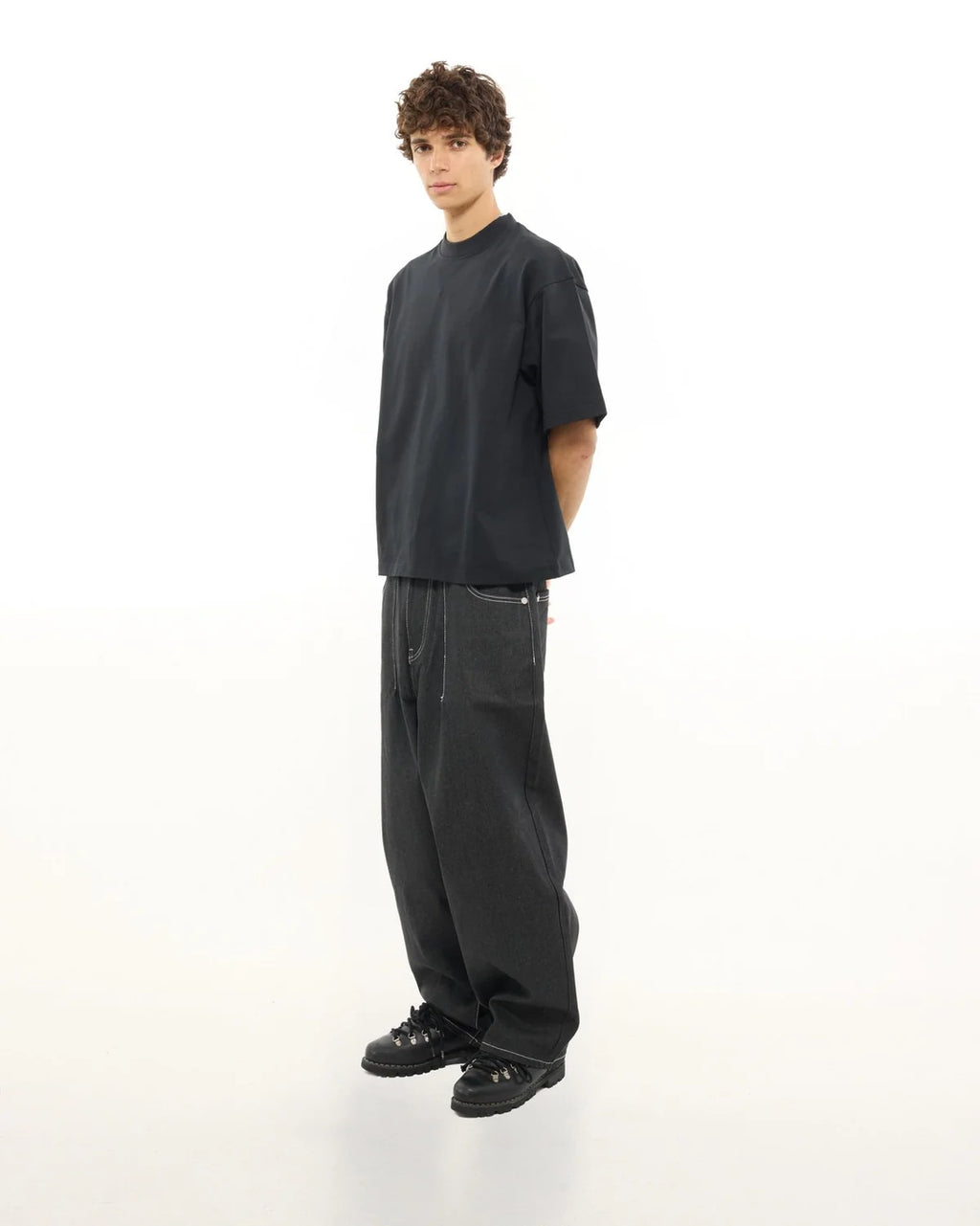 CAMISETA SIGNATURE BLANK - PRETA