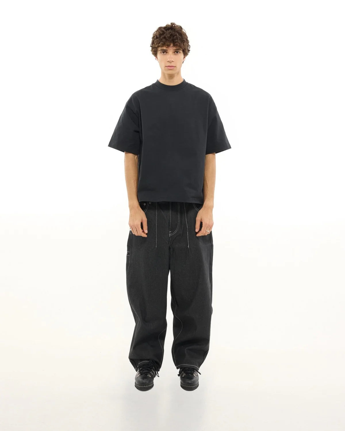 CAMISETA SIGNATURE BLANK - PRETA